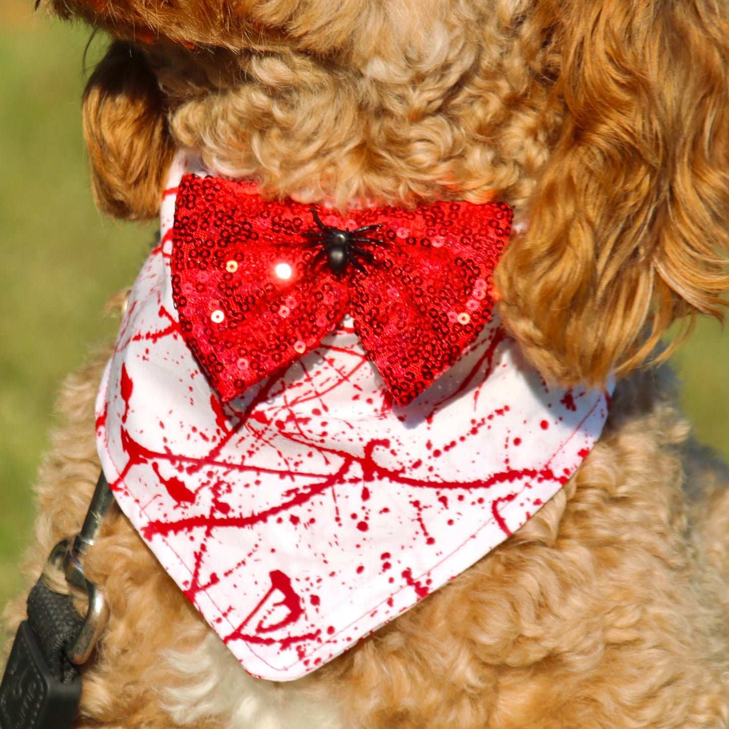 Bandana de créateur pour chien avec éclaboussures de sang d'Halloween et nœud papillon effrayant